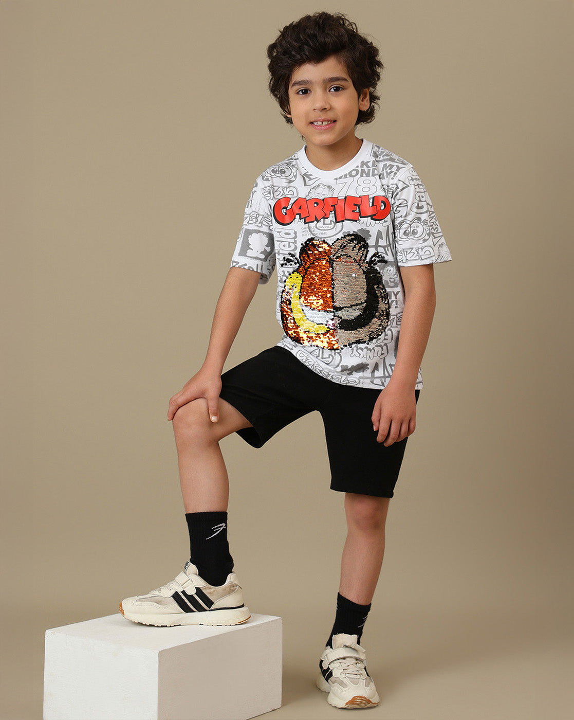 Garfield Reversible Sequins Printed Regular Fit Tshirt For Boys