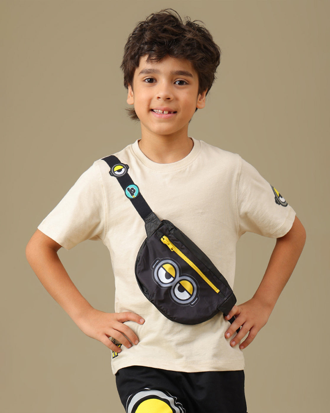 Minions Printed Regular Fit Tshirt with Sling Bag For Boys