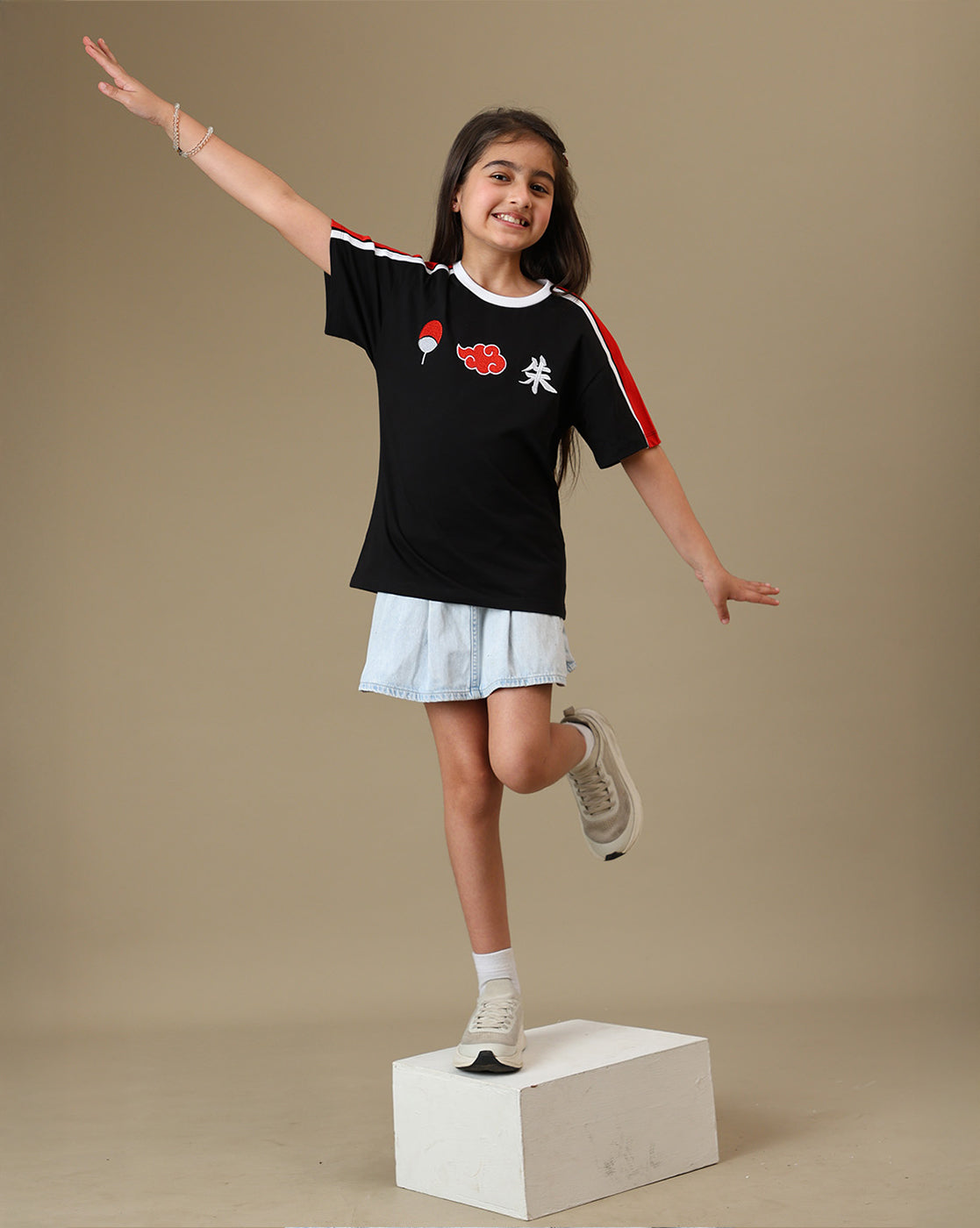 Naruto Akatsuki & Uchiha Embroidered Relaxed Fit Tshirt For Girls